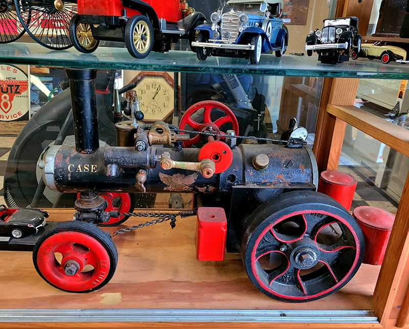 Old-Steam-Tractor-Toy