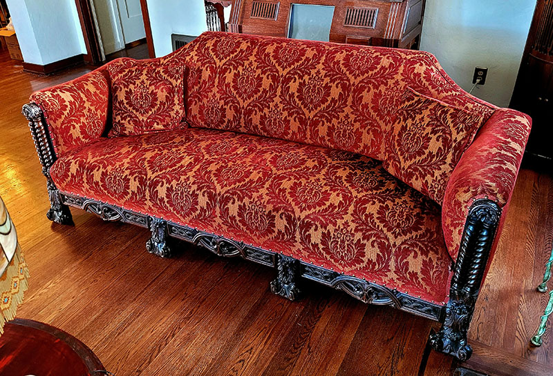 Red-Sofa