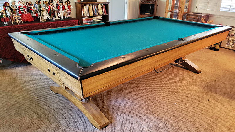 Pool-Table