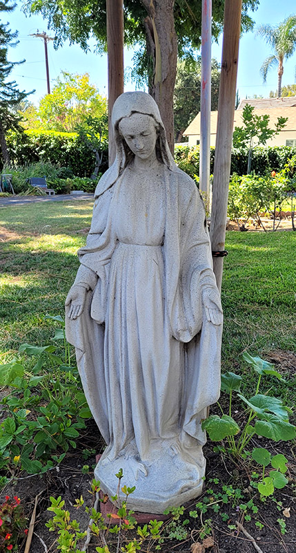 Garden-Statue