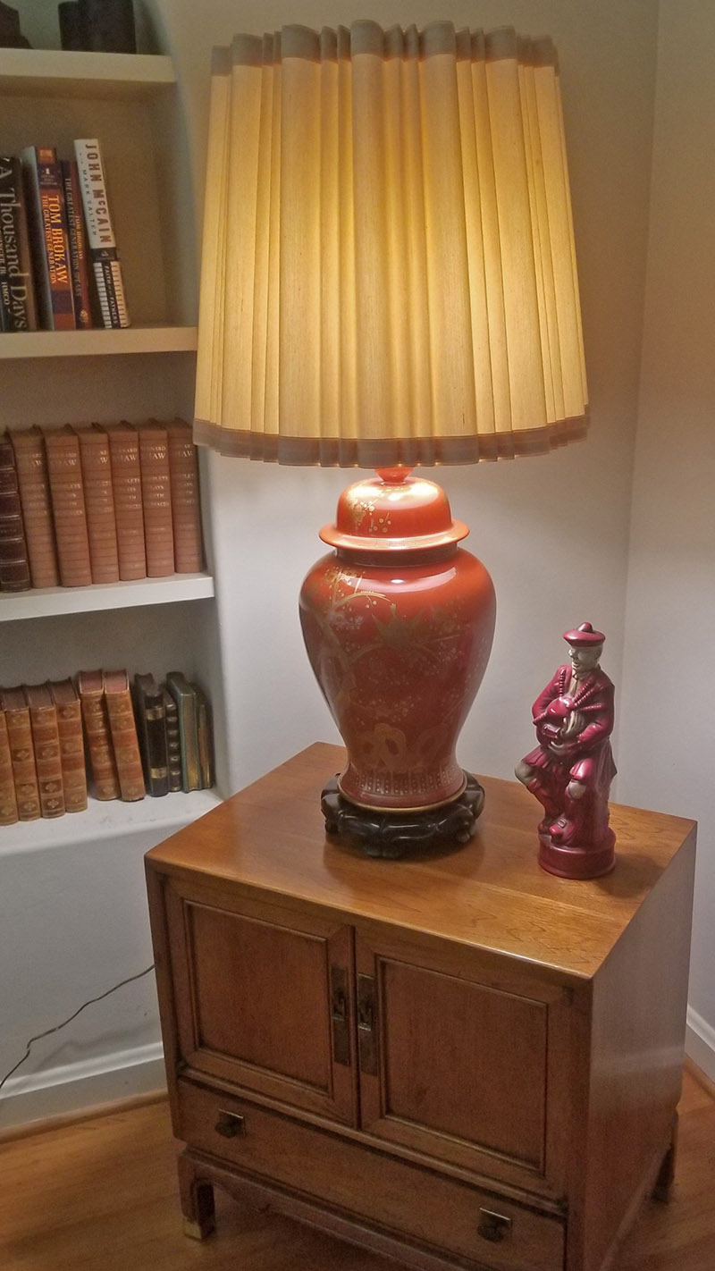Side-Table-and-lamp