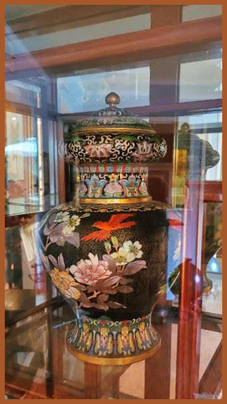 chinese vase, estate sale, claremont